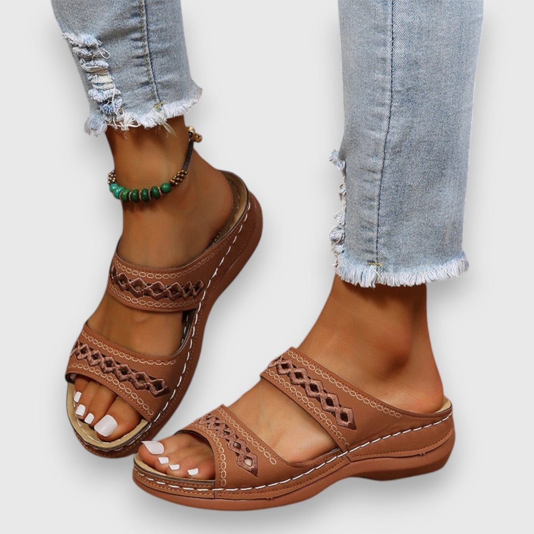 Relaxed fit women's casual sandals, wide and comfortable for warm summer outings.
