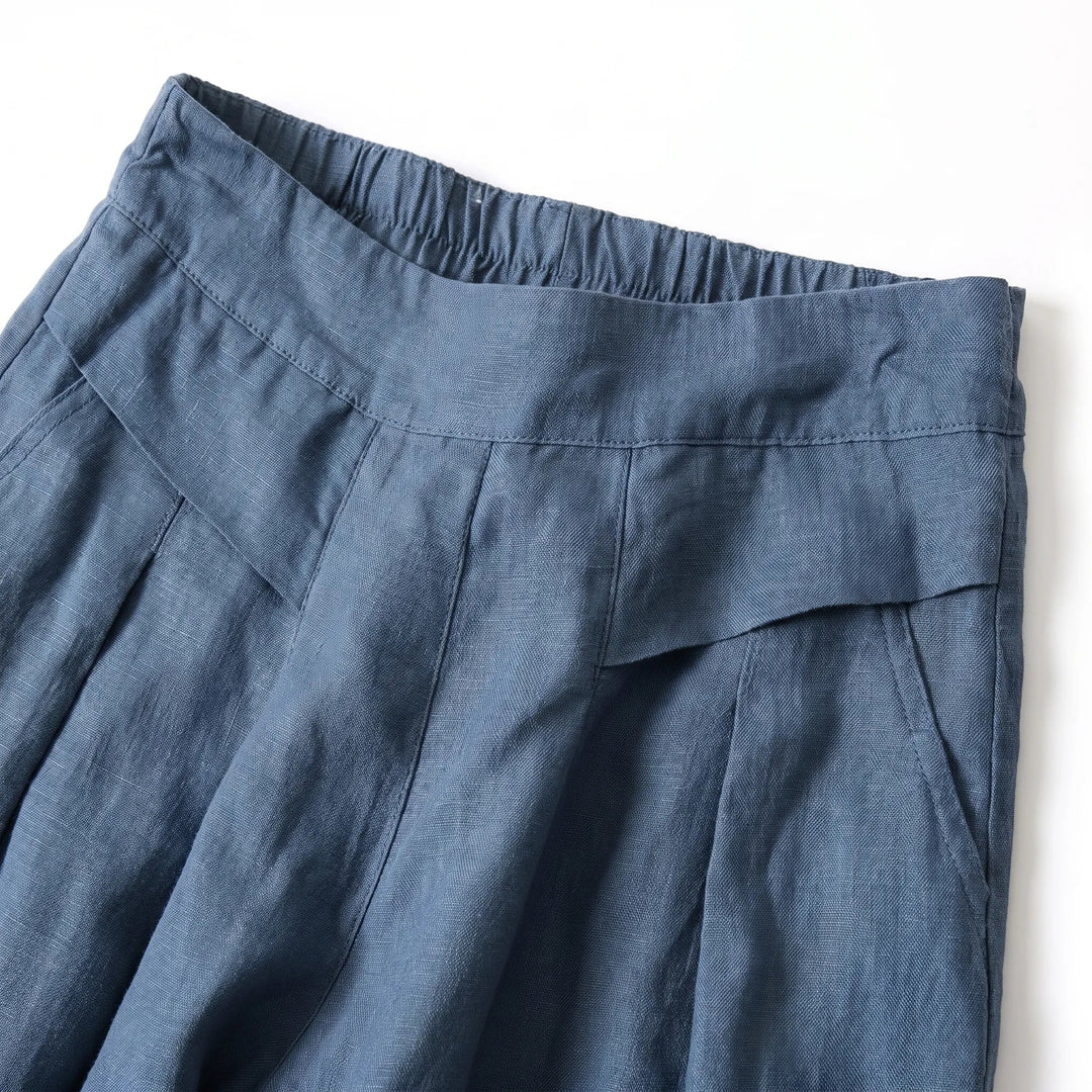 Flowy women's wide-leg summer pants, ideal for warm weather and versatile casual fashion.