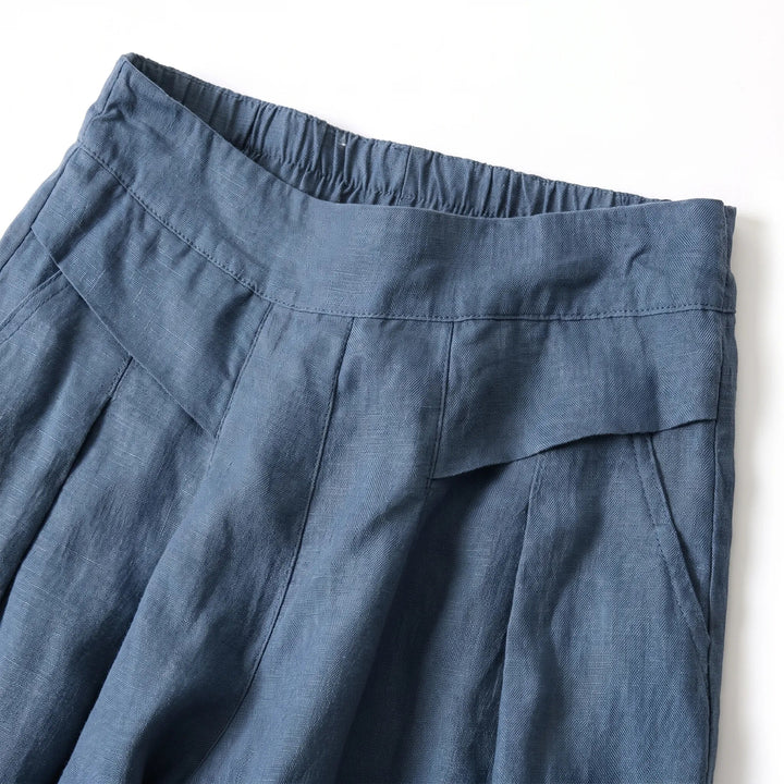 Flowy women's wide-leg summer pants, ideal for warm weather and versatile casual fashion.