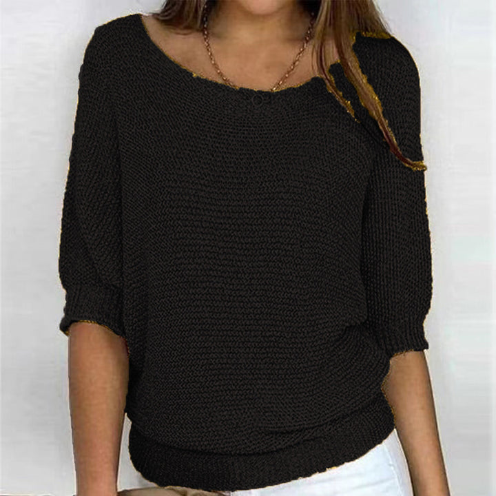 Soft and cozy women's sweater, a comfortable long-sleeve pullover for winter.