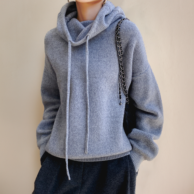 Stylish women's high neck knit sweater, a comfortable long sleeve top for effortless daily wear.