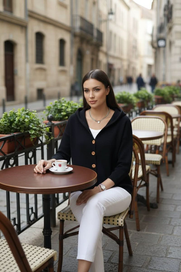Everyday fashion: women's cozy hooded knit sweater, perfect for versatile layering.