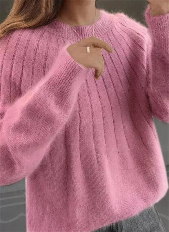 Versatile women's cozy knit sweater, a comfortable long sleeve top for casual wear. Perfect fall fashion.