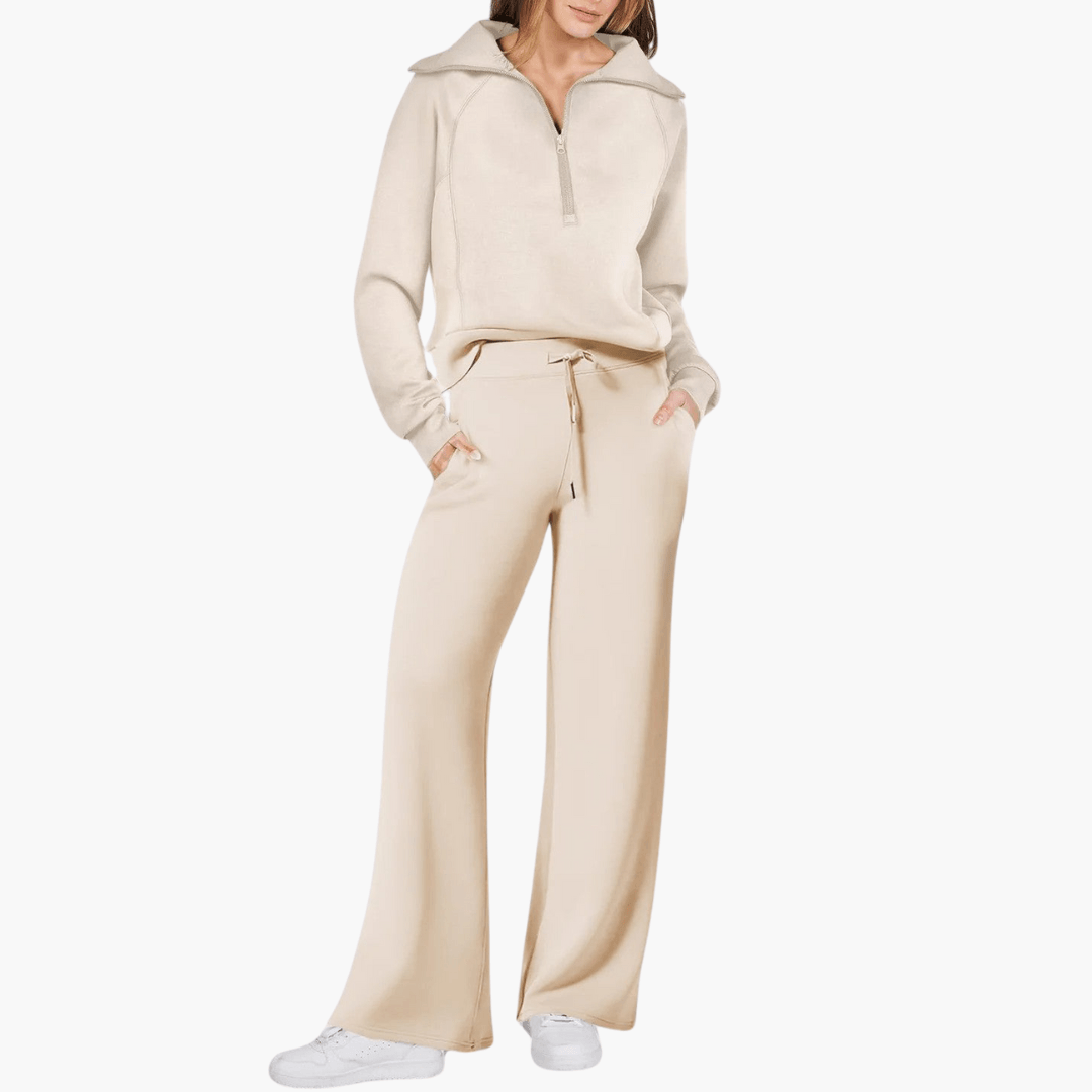Women's cozy zip-up hoodie & wide-leg lounge set. Perfect for relaxed everyday comfort & casual style.