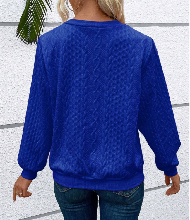 Versatile women's long-sleeve zipper sweater, perfect for any casual occasion and all-day wear.