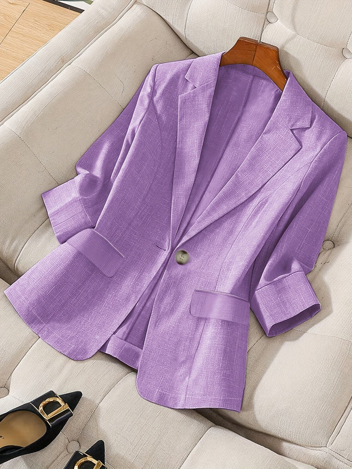 Women's cropped blazer, perfect for modern business casual and office wear.