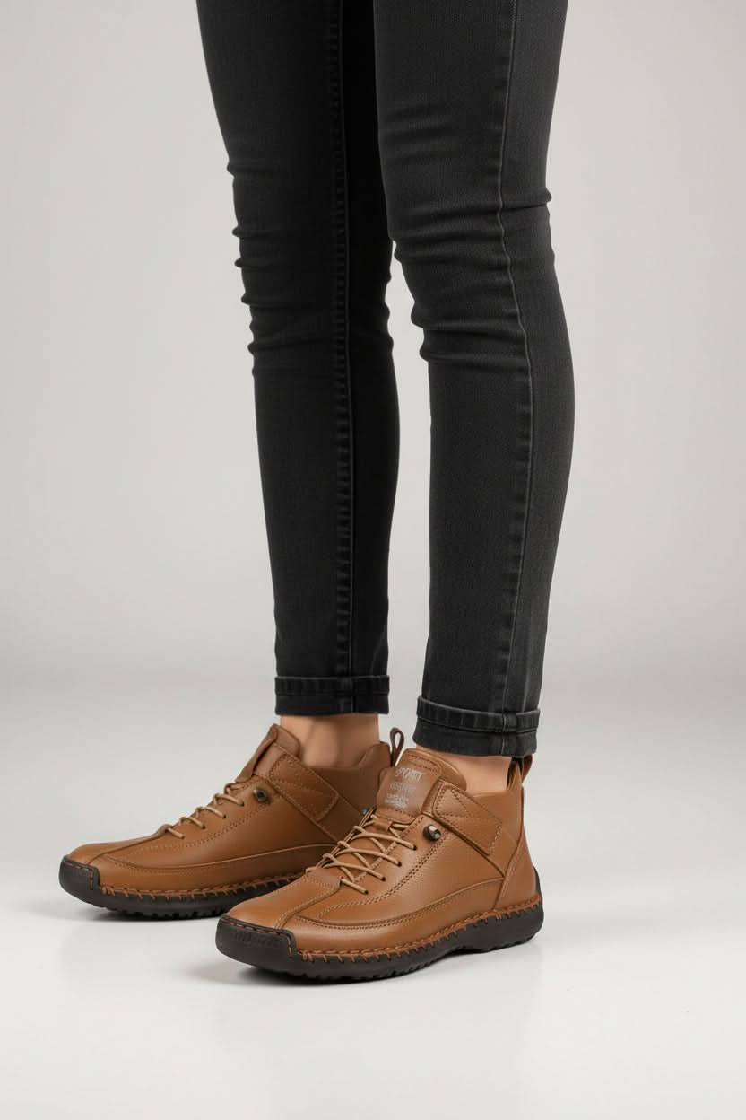 Lace-up women's walking shoes with wide fit, breathable and cushioned for casual wear.