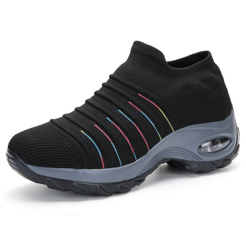 Casual women's comfort shoes with robust arch support and cushioning, ideal for everyday wear and walking.