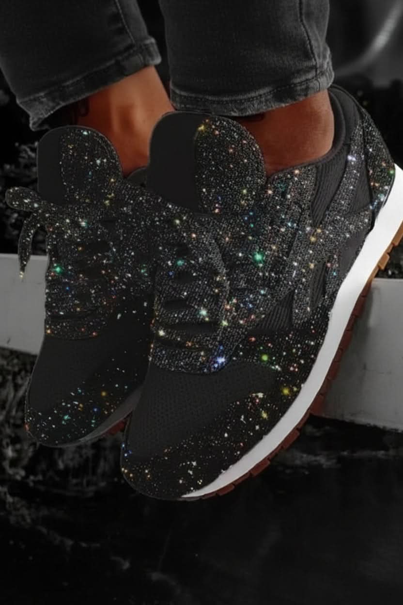 Fashionable women's glitter sneakers, combining sparkling design with comfortable everyday wear.