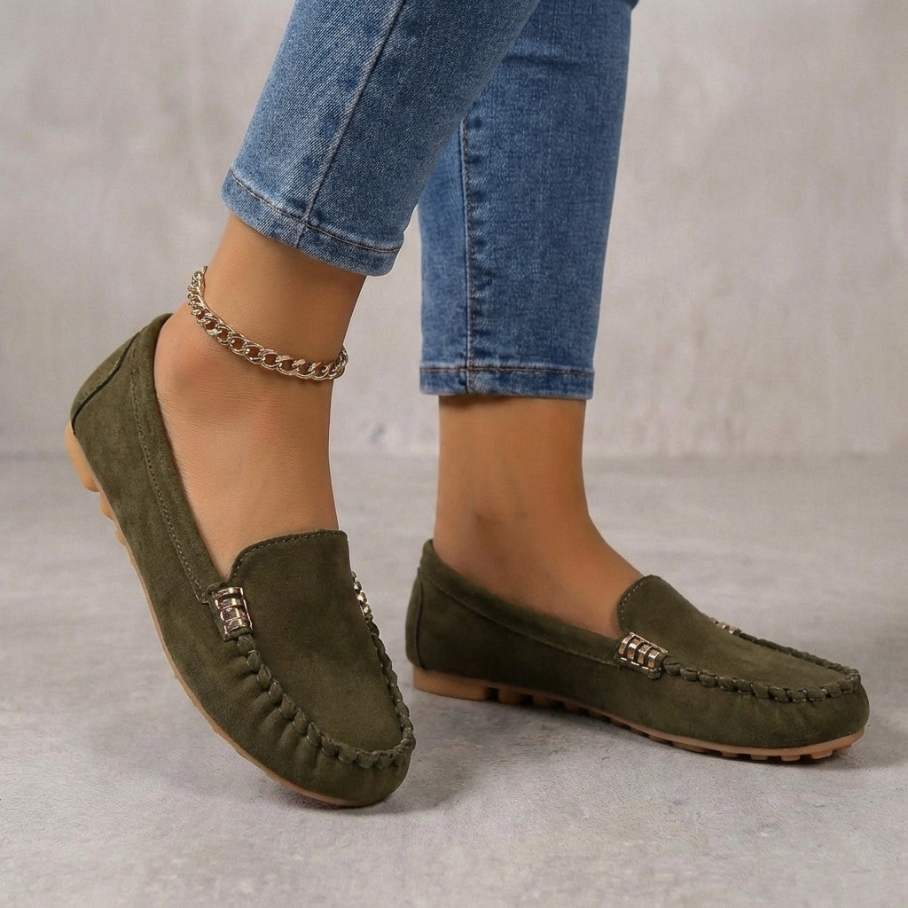 Fashionable women's orthopedic loafers, ideal for everyday wear, with a subtle metallic accent.