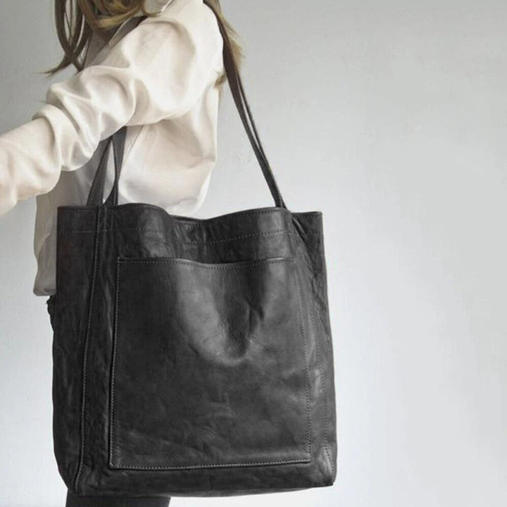 Chic women's tote bag. Practical everyday shoulder bag, a stylish work bag & versatile fashion accessory for ladies.