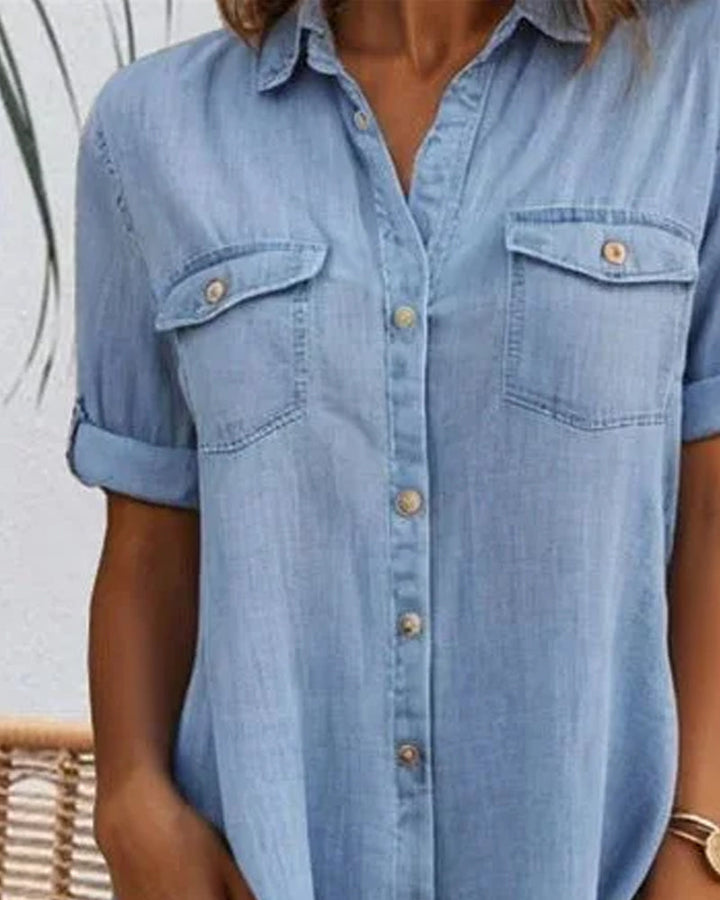 Casual women's lightweight denim-look dress. Ideal for everyday comfort and versatile summer fashion.