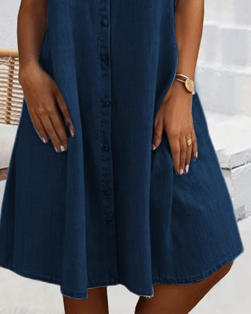 Effortless women's lightweight denim-look dress for everyday style. A must-have for spring and summer fashion.