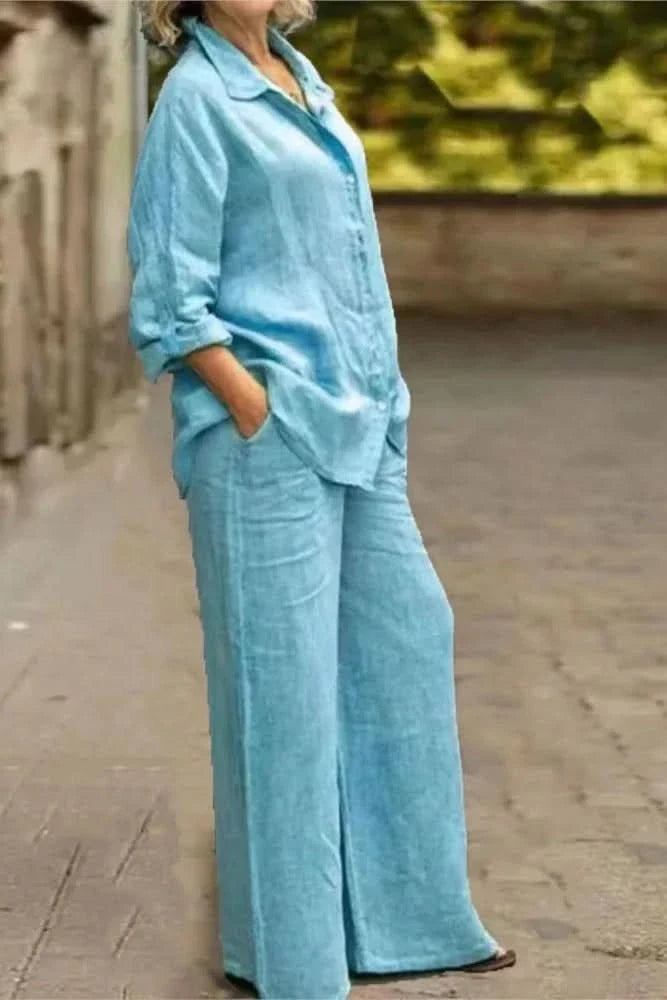 Comfortable women's wide leg lounge set. Versatile two-piece matching outfit, ideal for summer travel and casual wear.