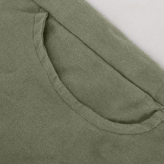 Everyday elegance: women's loose fit trousers, perfect for work or casual occasions.