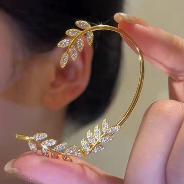 Elegant butterfly design clip earrings for women, adjustable and piercing-free, a stylish everyday accessory.