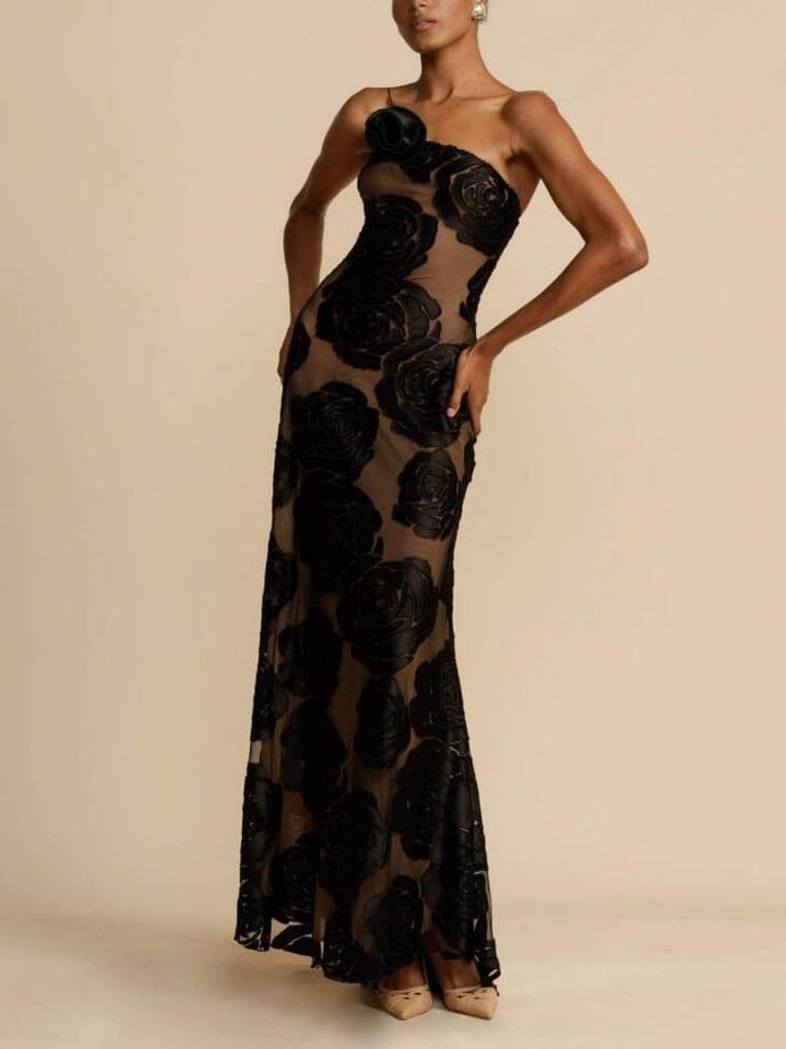 Flowy women's long floral maxi dress with vibrant pattern, ideal for parties & warm weather events.