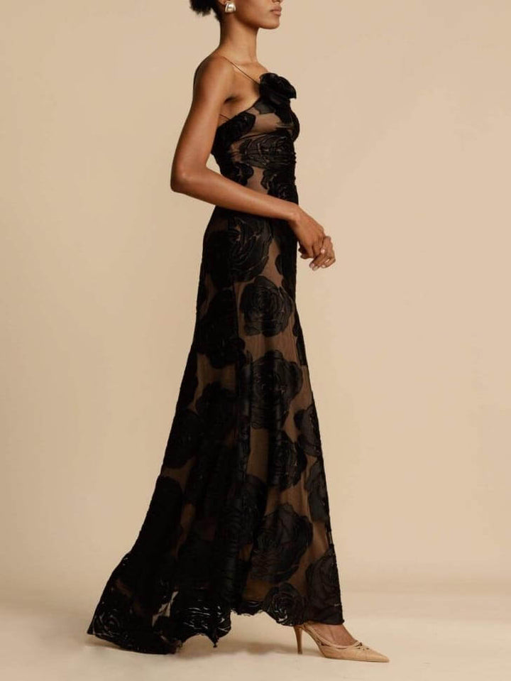 Stylish women's floral print maxi dress, a chic and comfortable choice for a wedding guest.