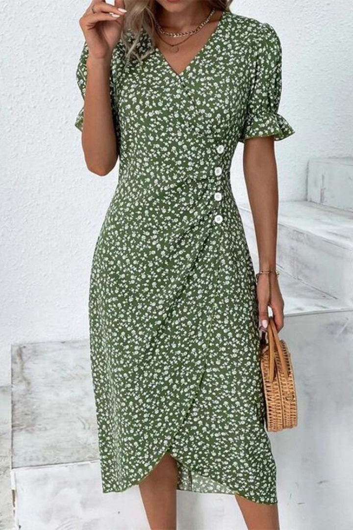 Women's elegant flowing midi dress, perfect for effortless style & comfort. Chic everyday wear.