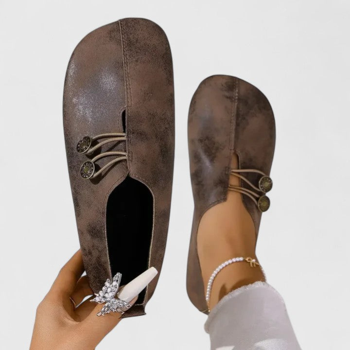 Soft insole women's foldable loafers for ultimate comfort, easy slip-on with an elastic button.