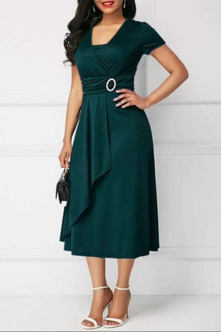 Comfortable and versatile women's patterned midi dress, elegant for day-to-night wear, offering relaxed sophistication.