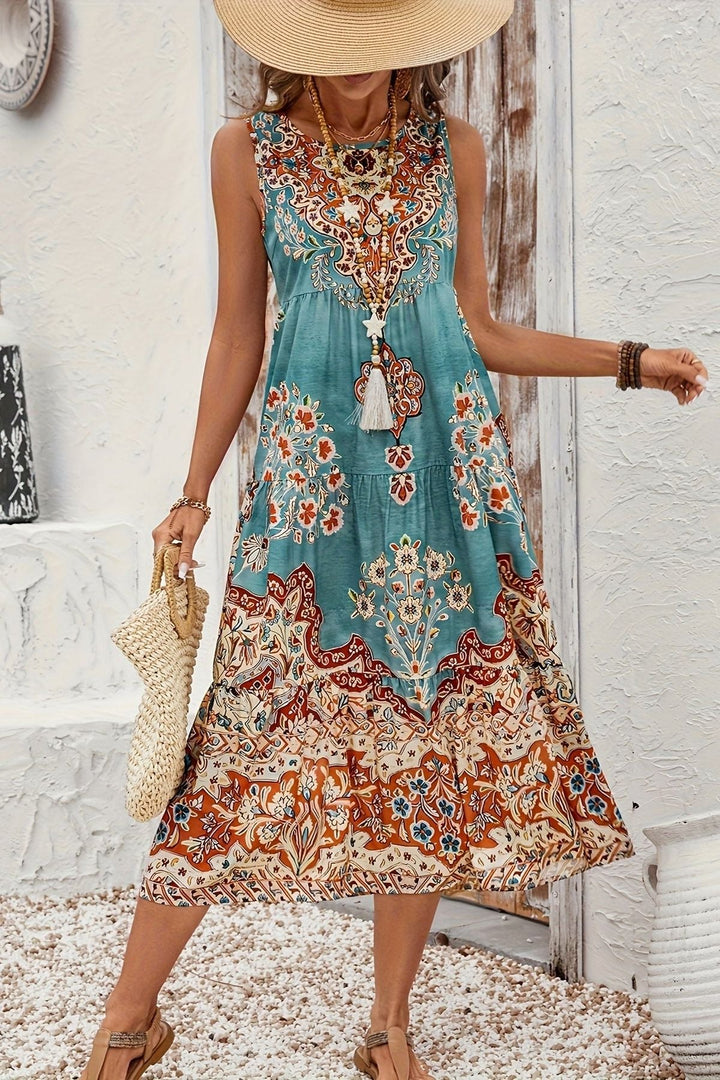 Comfortable women's printed maxi dress, offering an elegant look and a flattering fit.