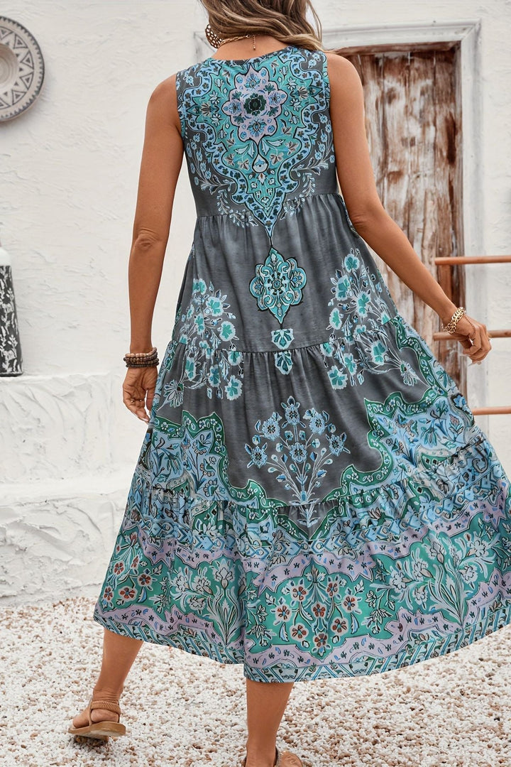 Stylish women's printed maxi dress, combining elegance with comfortable, effortless fashion.
