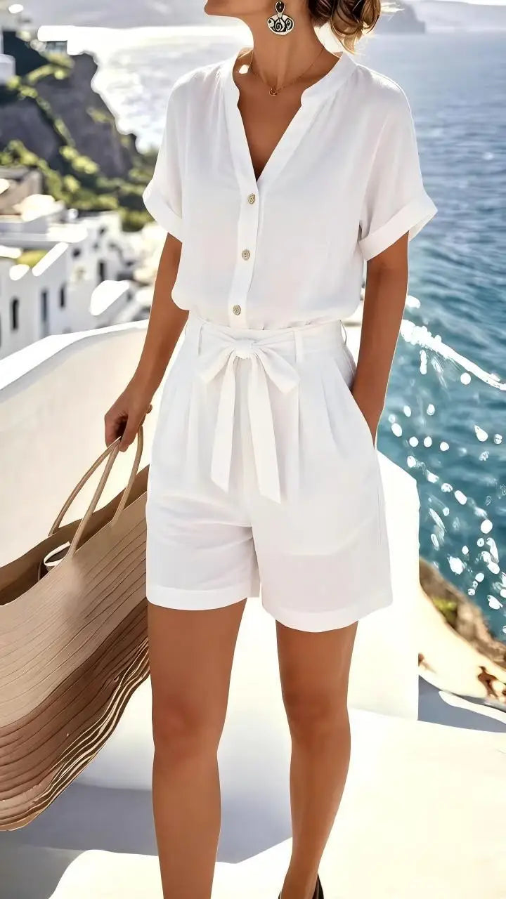 Comfortable women's tie-front romper. Sleeveless design, ideal for an effortless summer outfit or everyday wear.