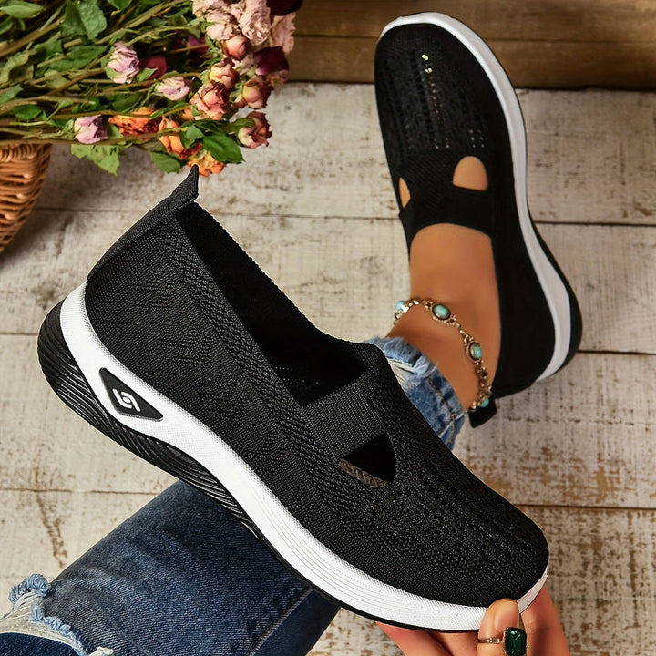 Casual women's slip-on sneakers, travel-friendly with ergonomic design for comfort.