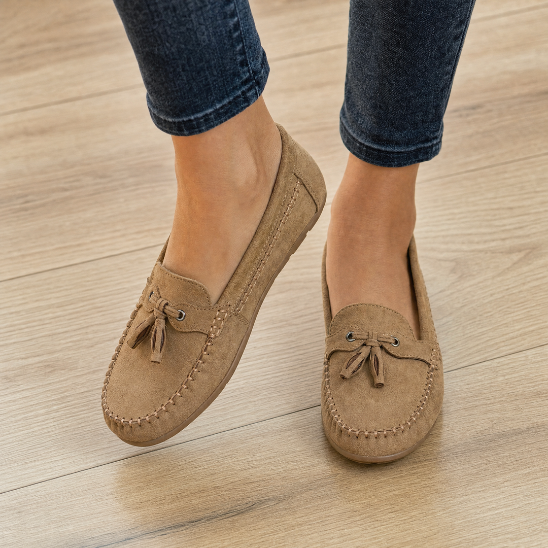 Stylish women's slip-on loafers, wide fit, cushioned with memory foam for daily comfort.