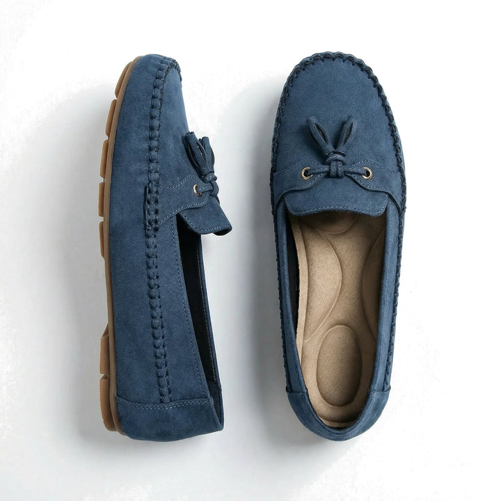 Memory foam extra wide loafers, designed for women seeking comfort and a perfect fit.