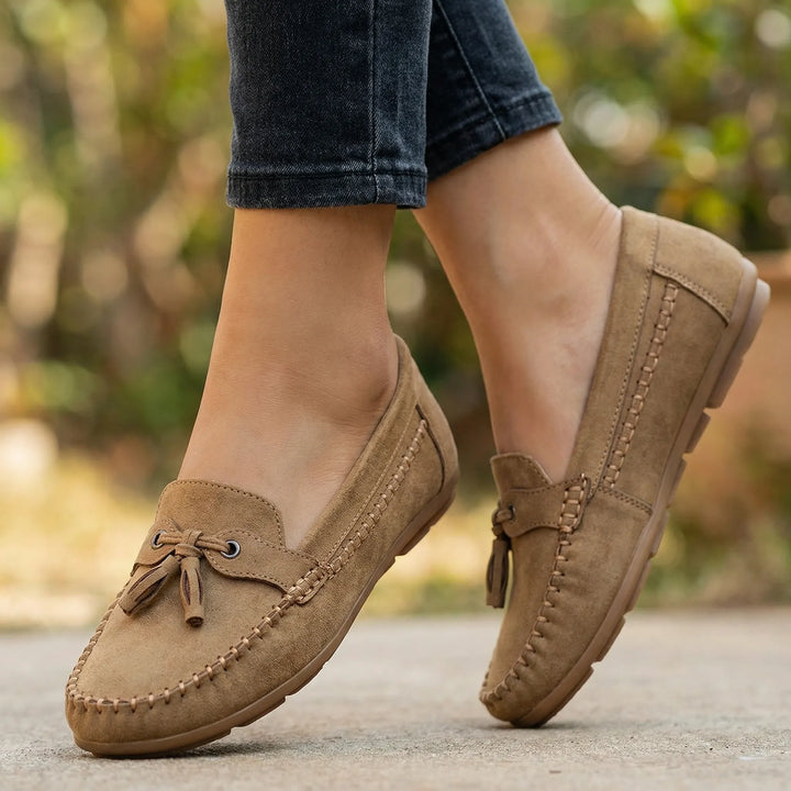 Slip-on women's casual shoes, extra wide, with memory foam comfort for all-day wear.
