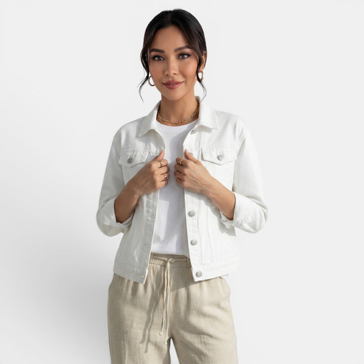 Women's fitted casual jacket in black, perfect for urban fashion and everyday layering.