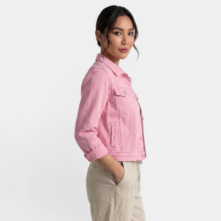 Fitted women's jacket for a chic casual look, perfect as a versatile layering piece.