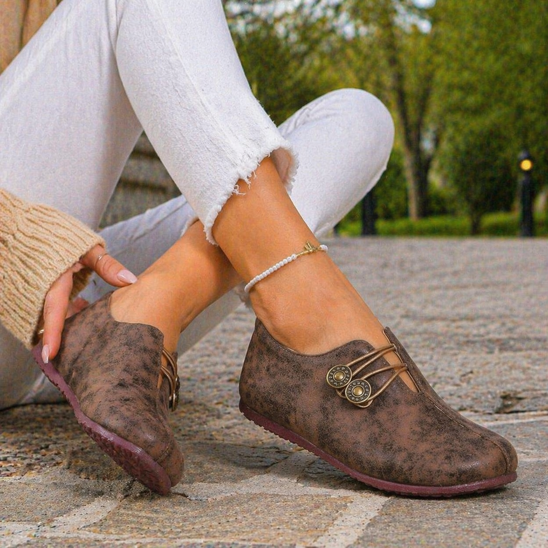 Stylish & comfortable women's slip-on barefoot shoes. Flexible, lightweight, ideal for minimalist living.