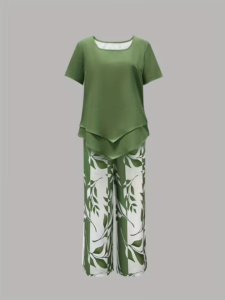 Effortless women's floral wide leg loungewear set. V-neck top & pants, perfect for casual summer days.