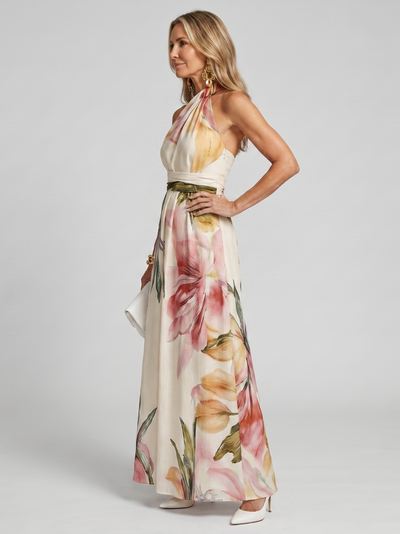 Comfortable women's halter maxi dress, ideal for warm weather. Features a flowing skirt and sleeveless design.