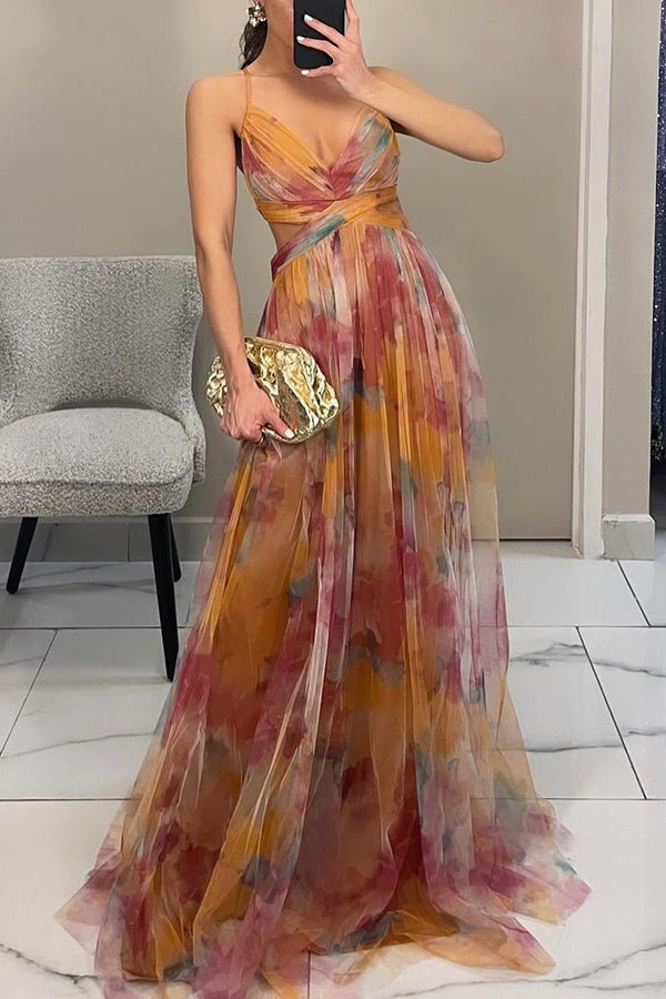 Casual women's flowy maxi dress. Beautiful floral print, perfect for comfortable spring and summer wear.