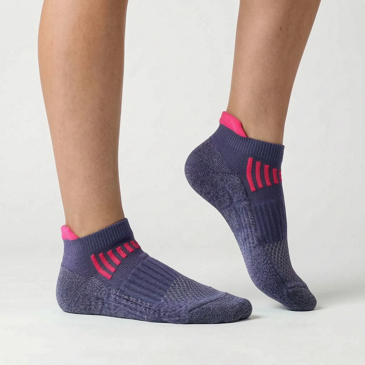 Women's ankle athletic socks, non-slip & moisture-wicking. Green performance socks for active lifestyles.