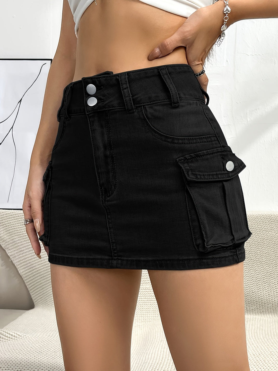 Women's high waist cargo pocket mini skirt, chic street style for trendy casual wear.