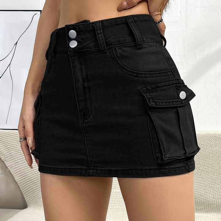 Woman modeling a white high waist cargo mini skirt, showcasing chic street style and fit.