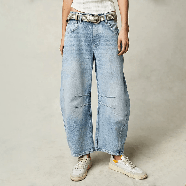 Comfy women's high waist wide leg jeans. Relaxed fit pants, great for casual and everyday style.