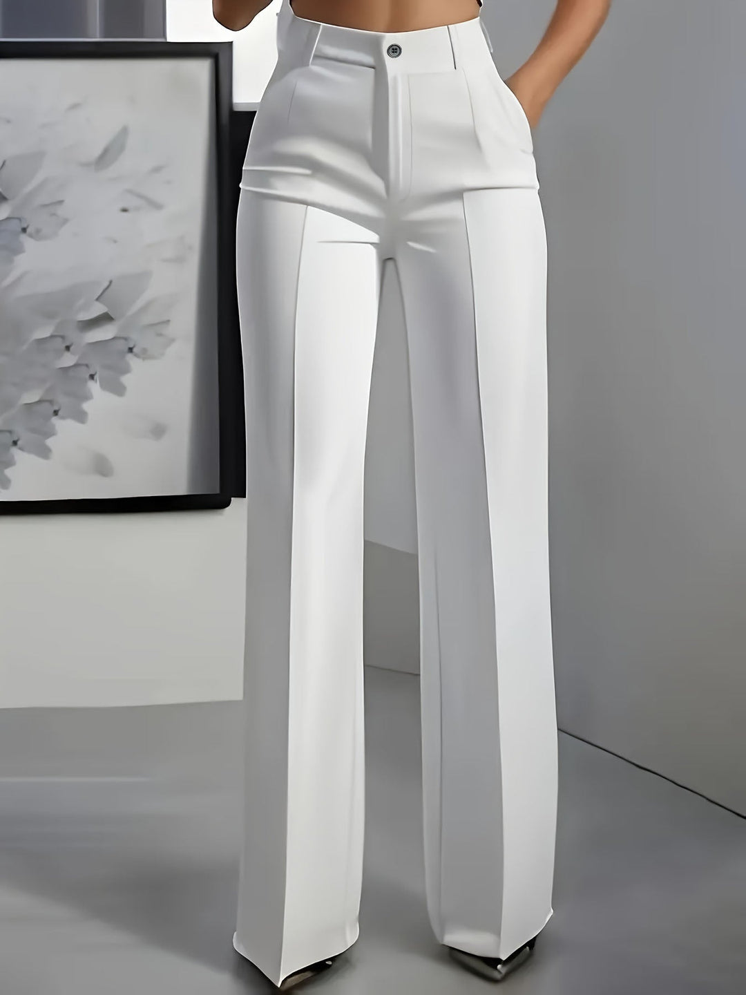 Structured women's high waist wide leg trousers, ideal for professional office attire. Elegant fit.