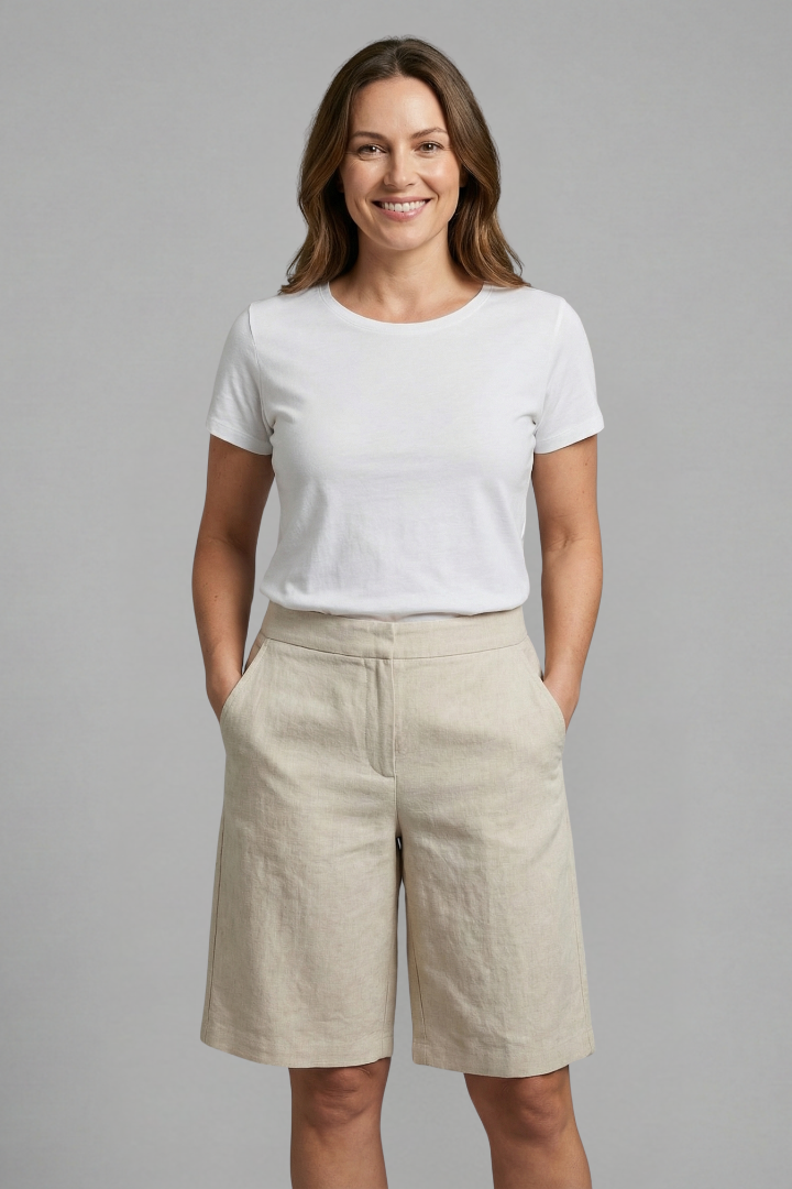 Elegant & casual high-waisted tailored women's summer shorts, perfect for stylish warm-weather outfits.