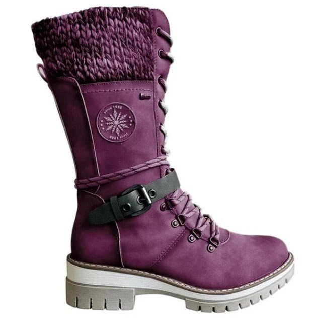 Women's non-slip insulated winter boots, ensuring secure footing on icy or snowy surfaces. Cozy & warm footwear.