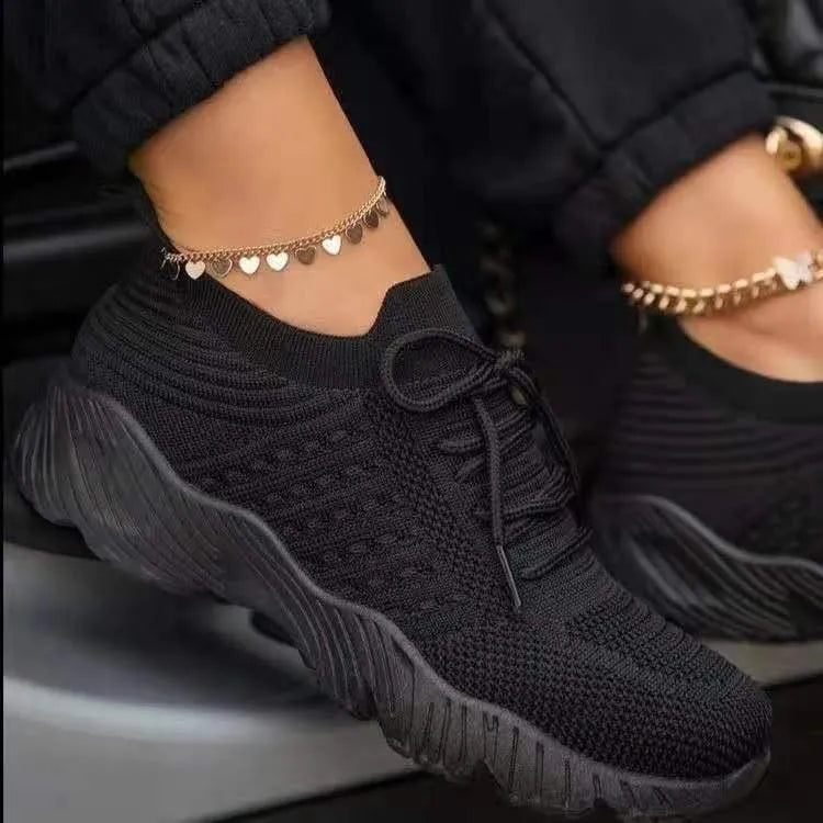 Breathable women's sneakers with flexible design, ideal for casual & active lifestyles.