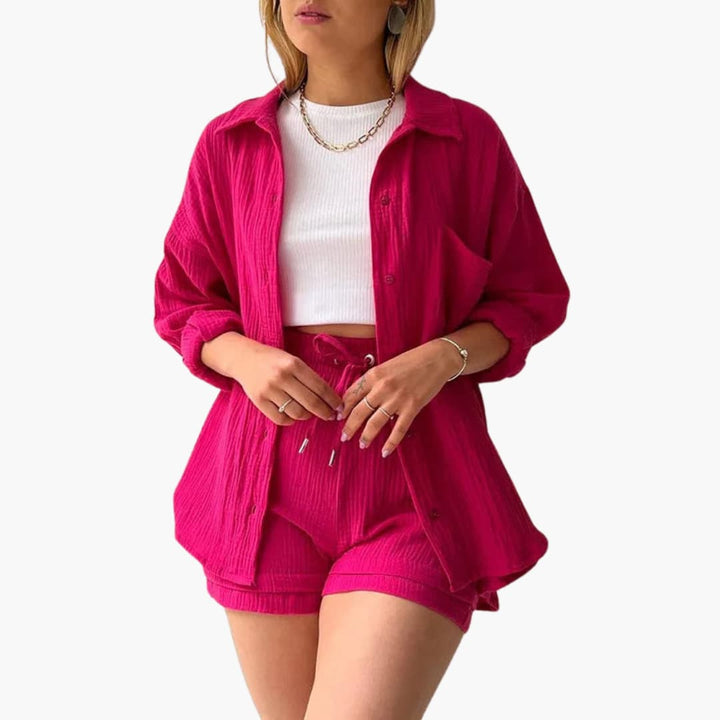 Stylish women's relaxed fit summer set, versatile and comfortable for any casual occasion.