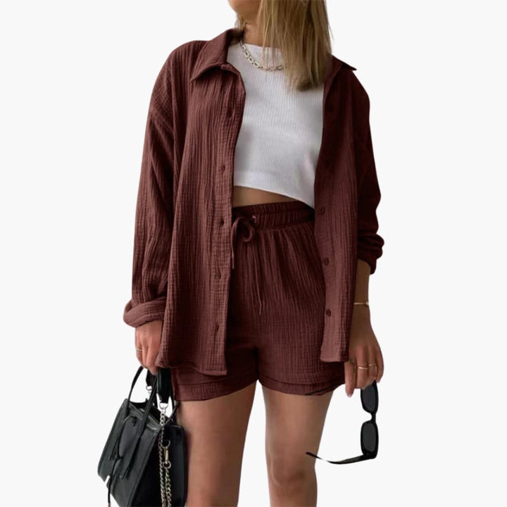 Comfortable women's casual set, two-piece with a relaxed fit, perfect for warm weather activities.