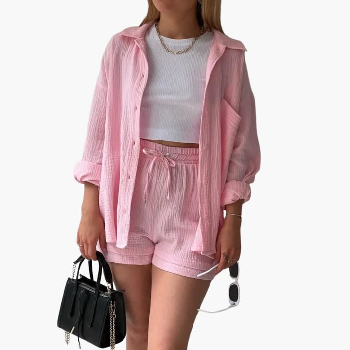 Stylish women's matching set, lightweight & relaxed fit for ultimate comfort and summer fashion.