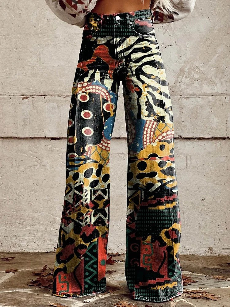 Fashionable baggy jeans for women, relaxed long fit & wide leg denim pants.